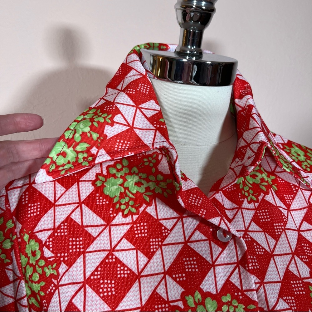 Vintage 1960 70 Western Red Green Gingham wild Print floral Dagger Collar Shirt - Picture 4 of 17
